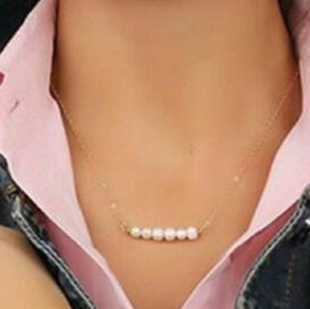 Dainty Multi Pearl Necklace - Picture 3 of 3
